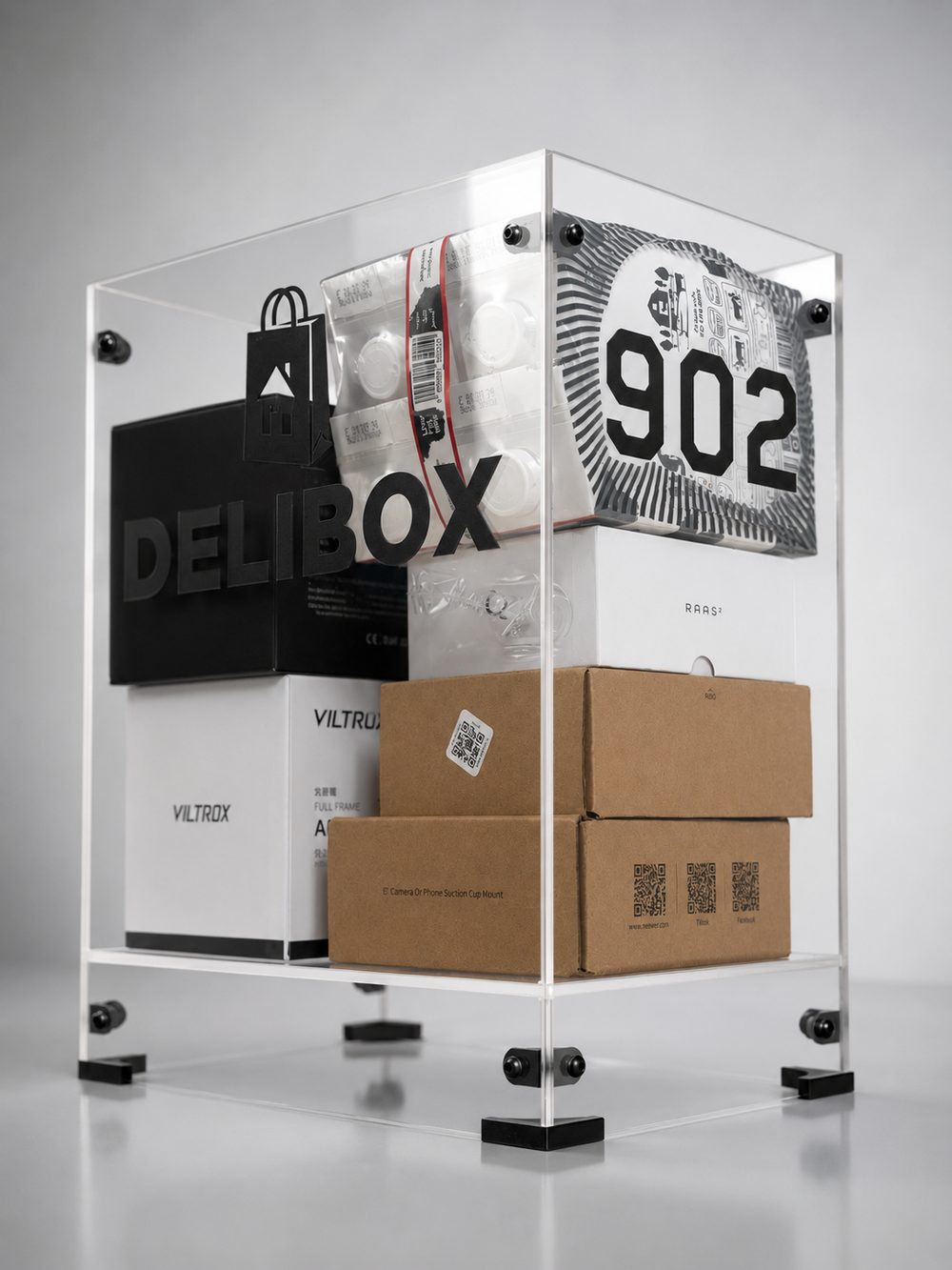 Delibox holding several parcels with the DELIBOX bag inside
